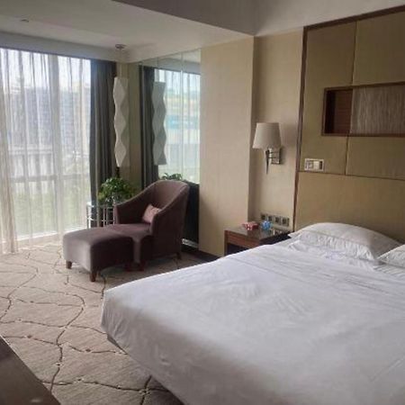 Jinan Silver Plaza Quancheng Hotel エクステリア 写真