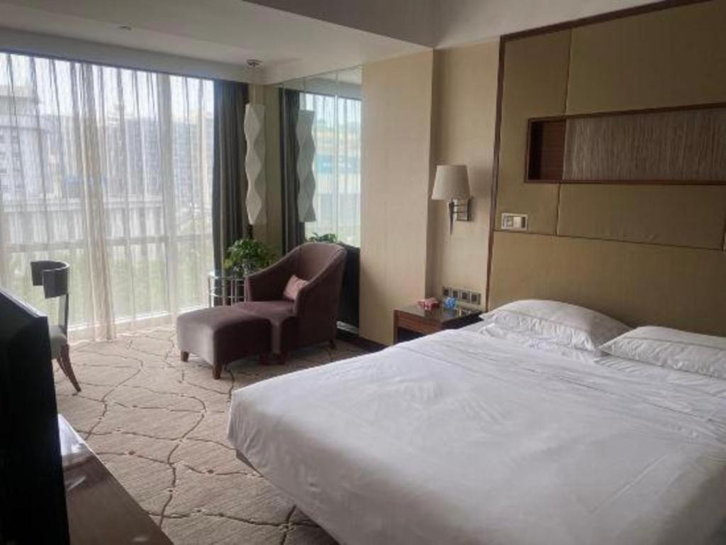 Jinan Silver Plaza Quancheng Hotel エクステリア 写真