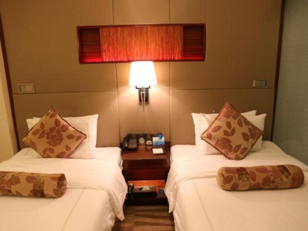 Jinan Silver Plaza Quancheng Hotel エクステリア 写真