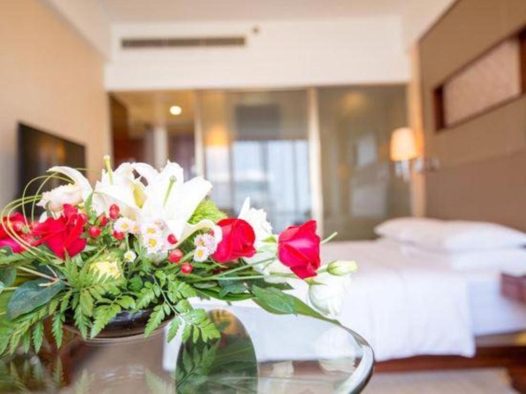 Jinan Silver Plaza Quancheng Hotel エクステリア 写真