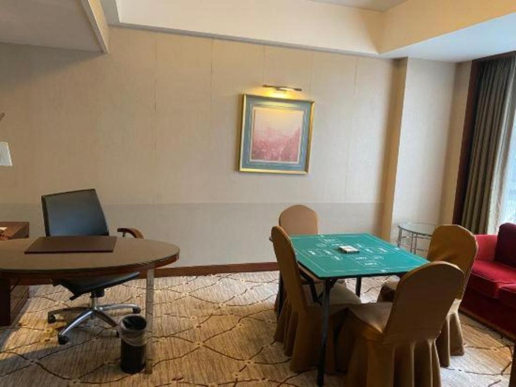 Jinan Silver Plaza Quancheng Hotel エクステリア 写真