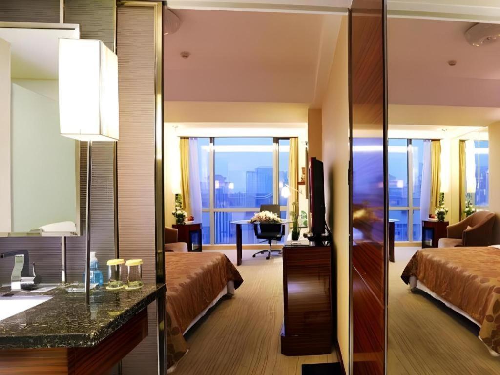 Jinan Silver Plaza Quancheng Hotel エクステリア 写真