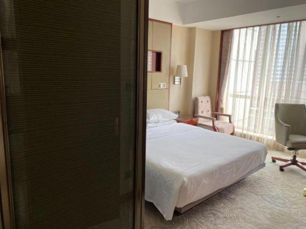 Jinan Silver Plaza Quancheng Hotel エクステリア 写真