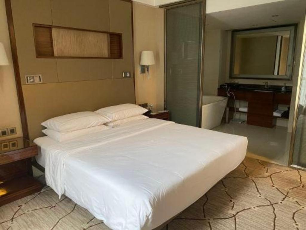 Jinan Silver Plaza Quancheng Hotel エクステリア 写真